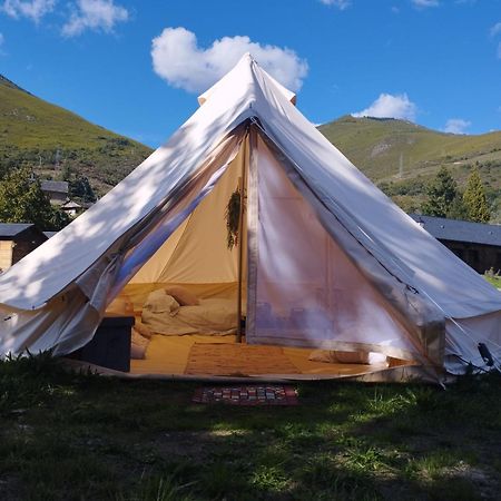 Camping La Zarapica - Palacios Del Sil ภายนอก รูปภาพ