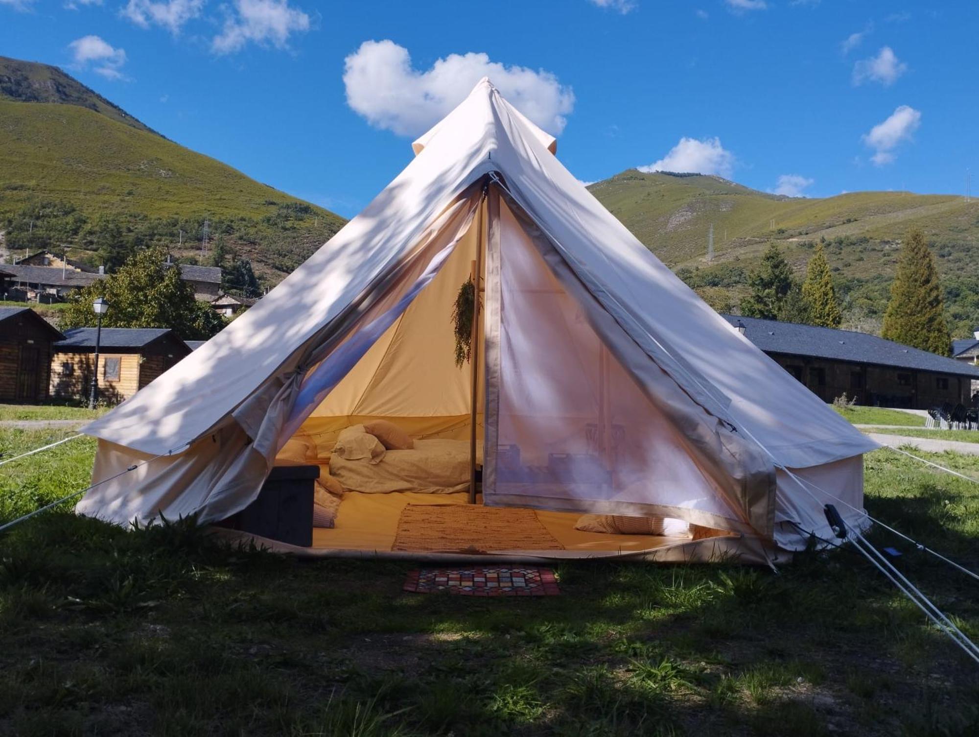 Camping La Zarapica - Palacios Del Sil ภายนอก รูปภาพ